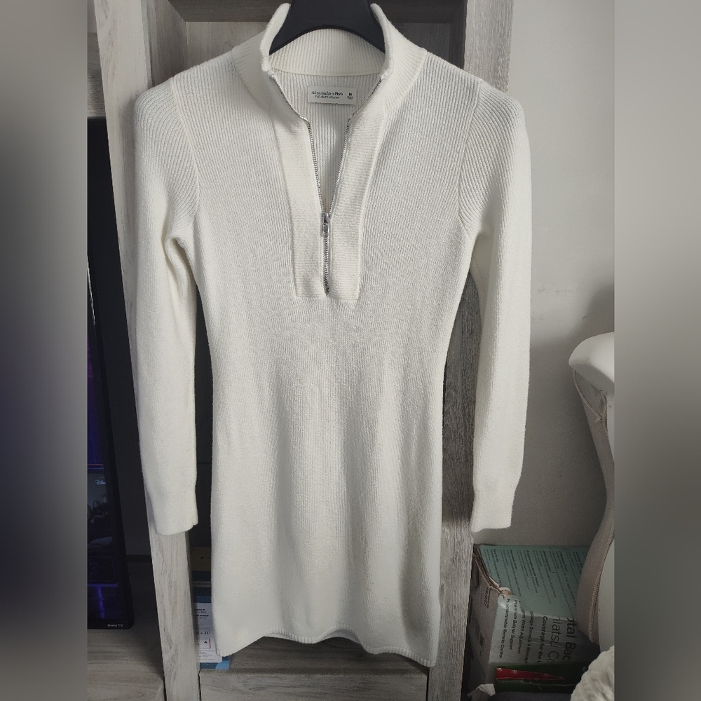 Abercrombie & Fitch Cream Ribbed Zip-Up  Dress Sweater SZ M Pit To Pit 16"